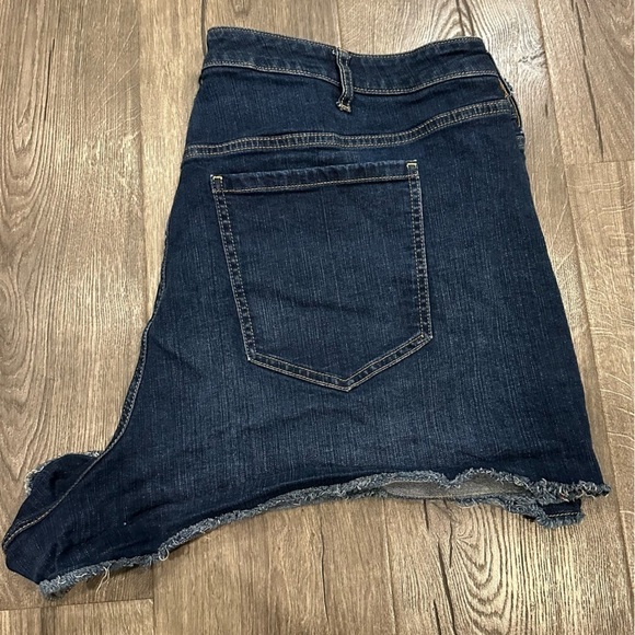 Torrid Denim Shorts Jean Short High Rise A-Line Shortie Vintage Stretch Dark 26 - Picture 6 of 13